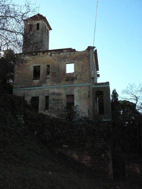 abandoned_villa_carmelo_2