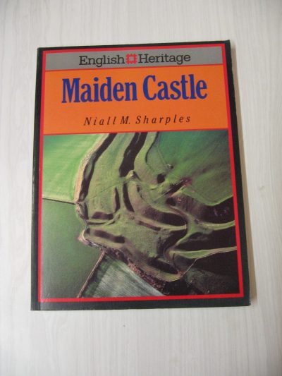 Niall M. Sharples: Maiden Castle (1991)