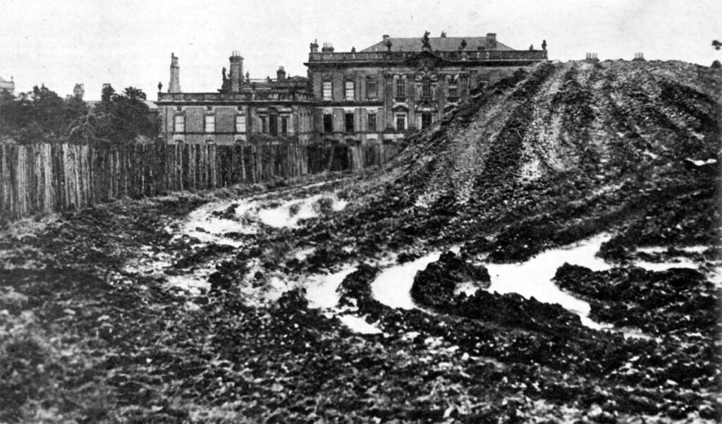 Opencast coal mining in 1947 at Wentworth Woodhouse
